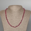 Collana in rubino naturale, pietra sfaccettata a cubi, diametro 4 mm +/-, lunghezza 50 cm