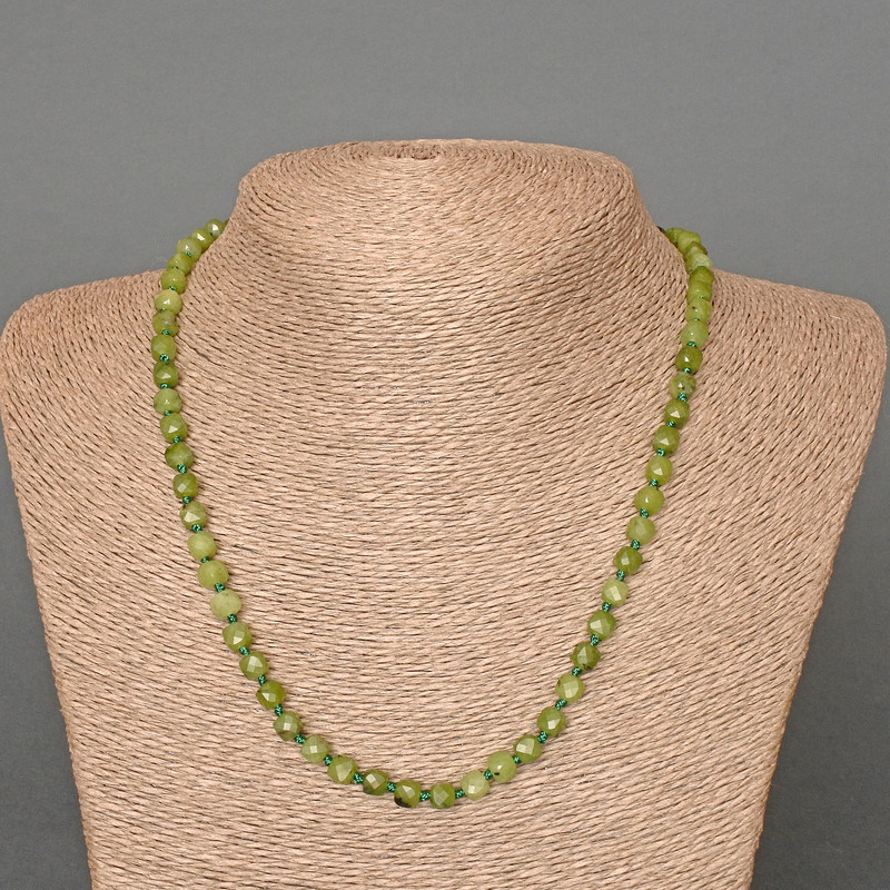 Collana in prehnite naturale con cubi sfaccettati, diametro 5 mm ±, lunghezza 49 cm ±