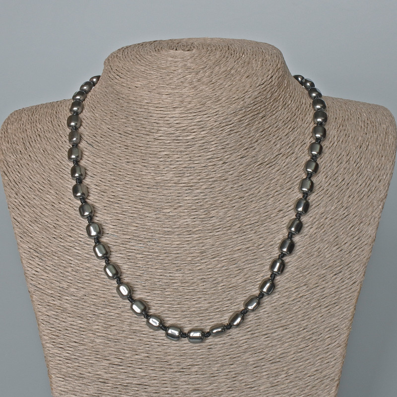 Collana di ematite rettangolare, dimensioni circa 7×8×5 mm, lunghezza 50 cm+
