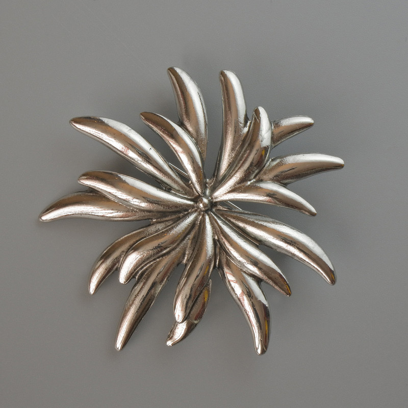 Spilla pendente Fiore Crisantemo metallo argentato 60x60 mm
