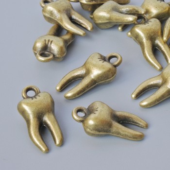 Fornitura ciondolo «Dente», dimensioni 15,5×7,5 mm, diametro del foro 1,6 mm, confezione da 15 pezzi ±, colore metallo bronzato