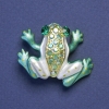 Spilla-ciondolo Rana verde-bianca smalto e strass, riflessi petrolio, colore dorato del metallo 35x28 mm +