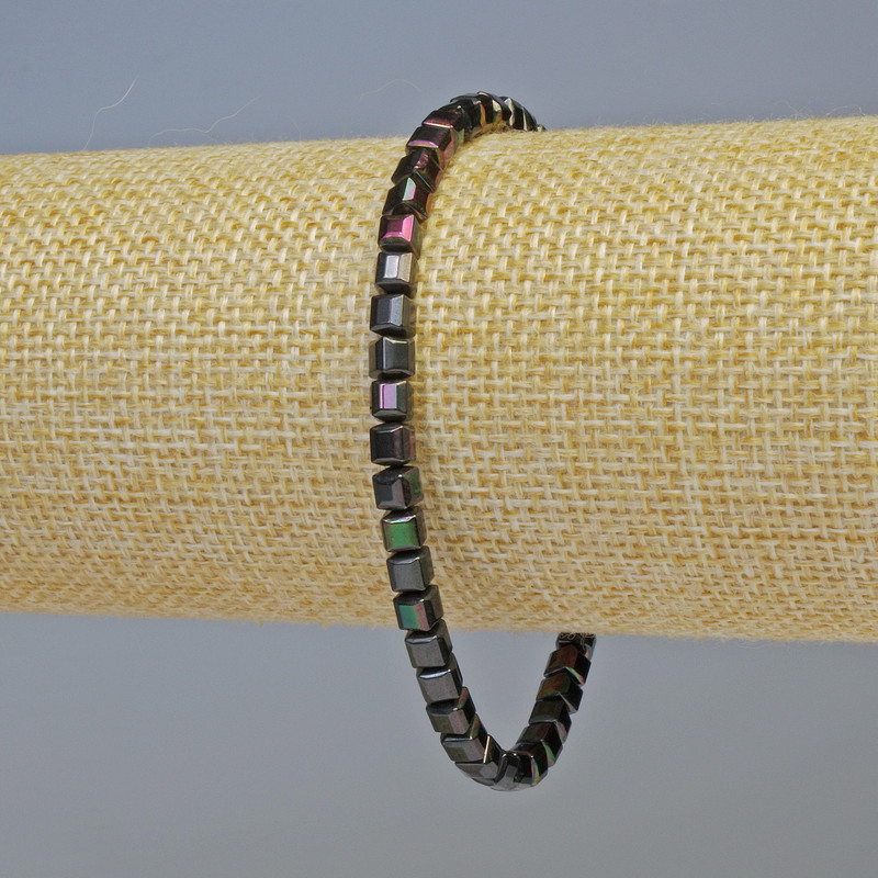 Bracciale in ematite cubetti nero con riflessi petrolio