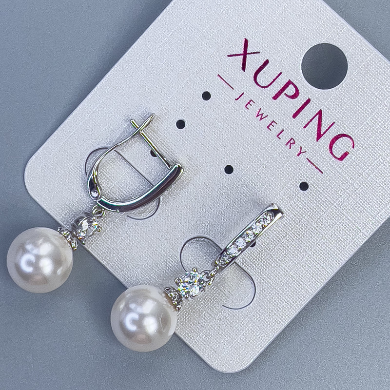 Orecchini Xuping rodiati con perla, diametro 10 mm e strass bianchi, lunghezza 30 mm +