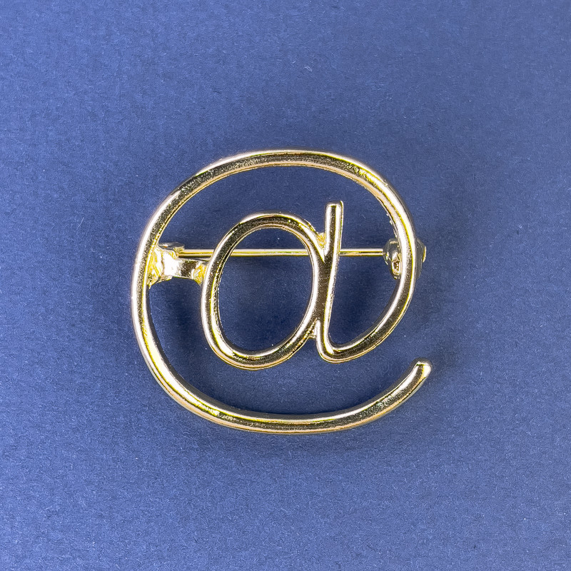 Spilla «Cagnolino» 30mm+- metallo dorato