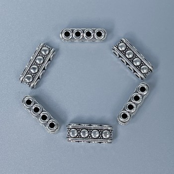 Fornitura: separatore di righe, colore argento, dimensioni 7×5×17 mm ± foro, diametro 1,8 mm ± confezione 20 g (~ 10 pezzi)