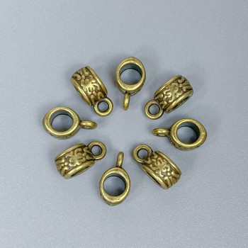 Attacco per ciondolo color bronzo, dimensioni 11×6×5 mm ±, fori di diametro 4,5 mm ± e 2 mm ±, confezione da 20 pezzi