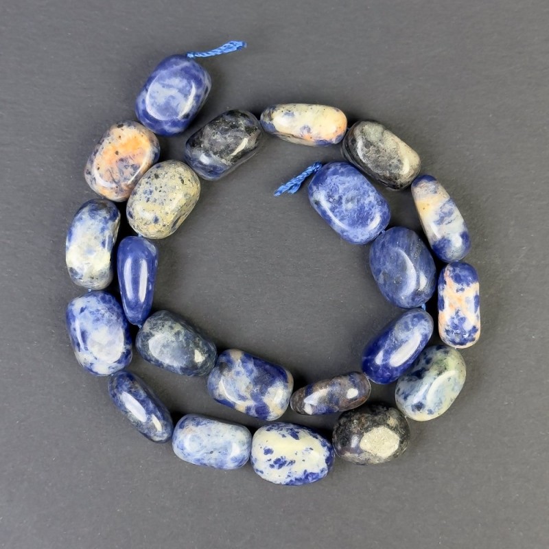 Perline di sodalite sfaccettate 17x11 mm ± su filo, lunghezza circa 39 cm
