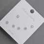 Orecchini a perno con strass bianchi, metallo argentato, 2 mm