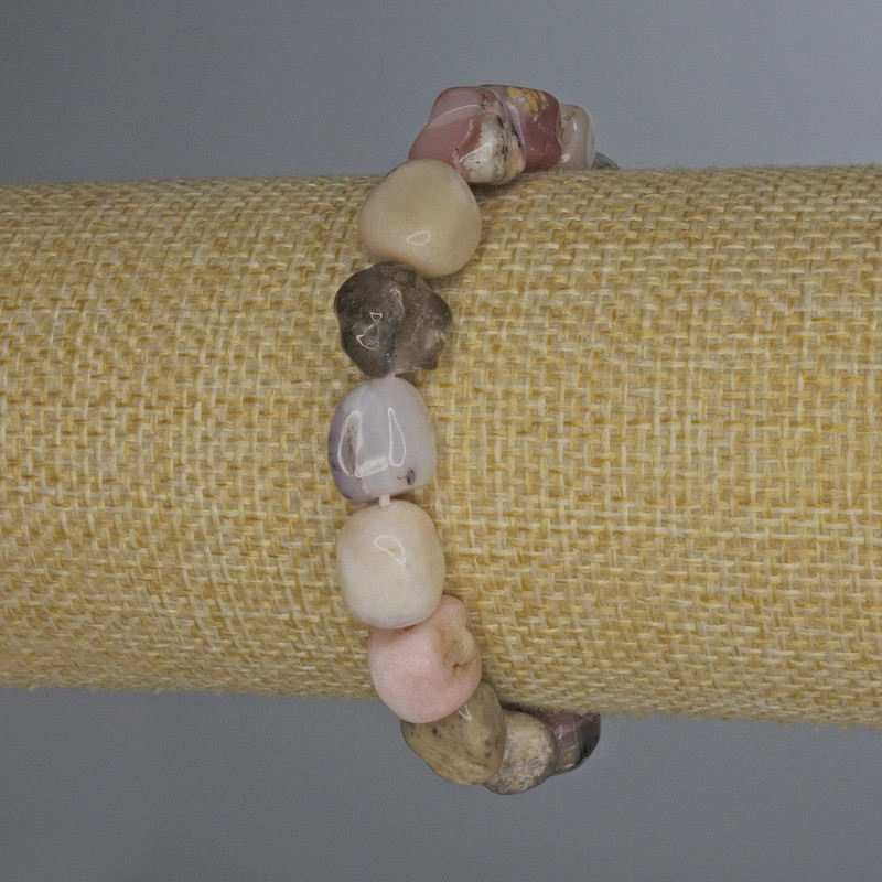 Bracciale opale rosa levigato, diametro 8-12×10 mm ±, lunghezza 18 cm ± elastico