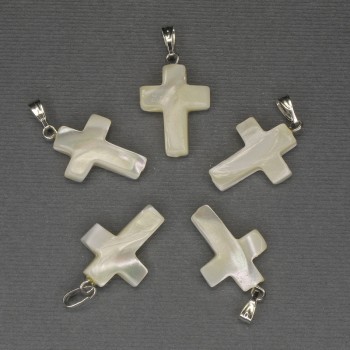 Pendente a croce in madreperla, 30×20×15 mm ± metallo argentato