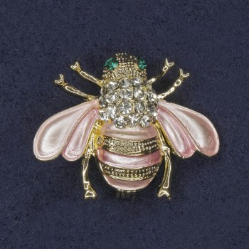 Spilla Ape rosa, smalto rosa, strass bianchi e verdi, metallo dorato, 25×30 mm+
