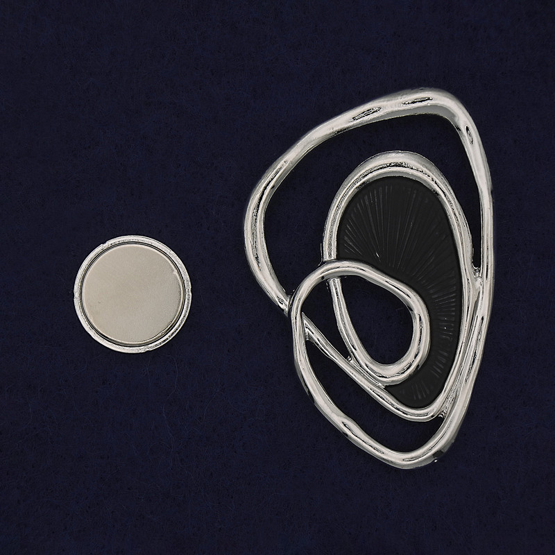 Spilla magnetica Accento, colore nero-argento, metallo 37×54 mm+