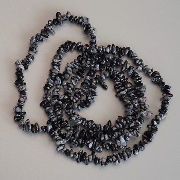 Perle di ossidiana neve Lacrime degli Apache, granuli 6x3 mm, lunghezza circa 80 cm, su filo