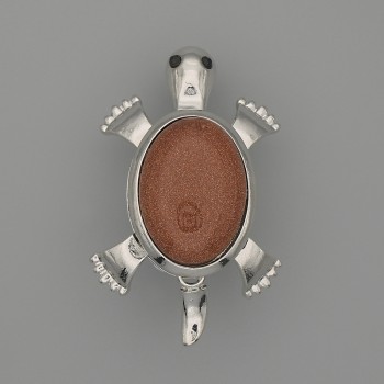 Spilla-pendente «Tartaruga» con avventurina «Sabbia dorata» 52×35 mm ± parti mobili in metallo argentato