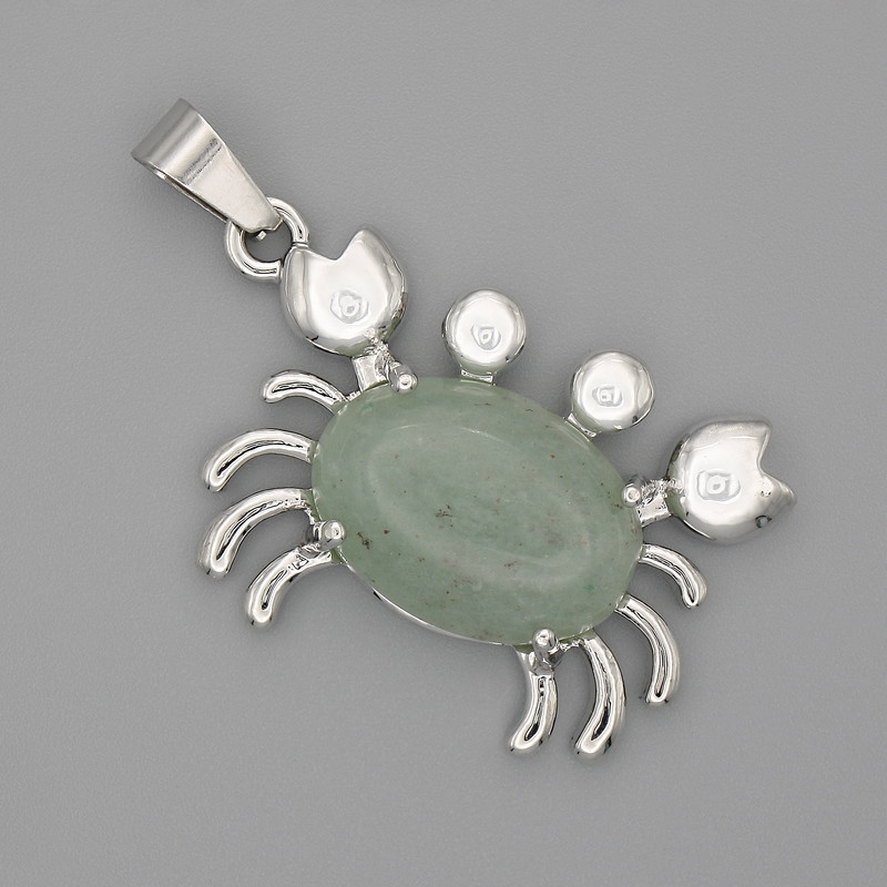 Pendente a granchio in giada 40×22 mm ± metallo argentato