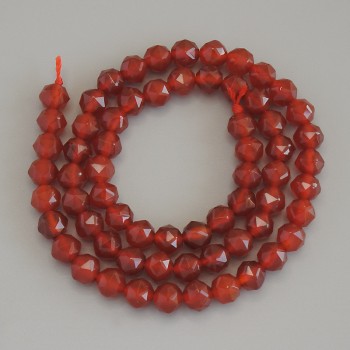 Perle di corniola a forma multifacciale, diametro 6 mm ± su filo, lunghezza 37 cm+