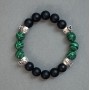 Bracciale Malachite e Schungite, sfere lisce da 10 mm ± con inserti a farfalla, lunghezza 18 mm ± elastico