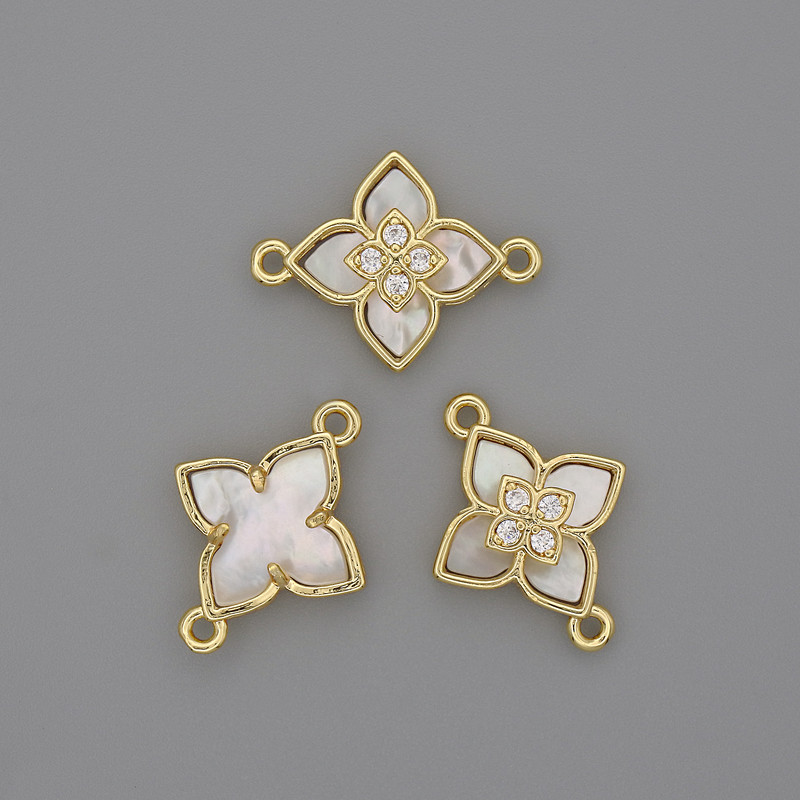 Connettore Madreperla dorato 15×19 mm