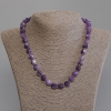 Collana in Sugilite, perline sfaccettate, diametro 10×9 mm ±, perline da 3 mm ±, lunghezza 45 mm ±, con chiusura