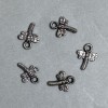 SALDO! Confezione 0,5 kg Ciondolo farfalla in plastica colore argento scuro, dimensioni 19x15x3 mm +/- foro, diametro 3 mm+