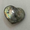 Pietra-souvenir in labradorite a forma di cuore 49 × 41 × 23 mm ± peso da 96 g
