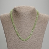 Collana in crisolite e olivino, cubi sfaccettati, 5x5 mm, lunghezza 45 mm +/- con chiusura