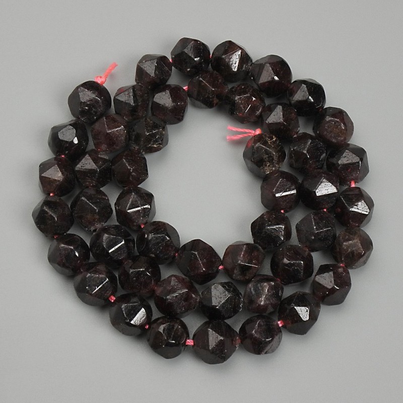 Grani di granato multifaccettati, diametro 8 mm ±, lunghezza 38 cm ±
