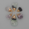 Ciondolo in fluorite, pietra grezza, montatura dorata, 18-27×12-16 mm ± dimensioni assortite
