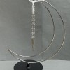 Supporto a mezzaluna per sfera 24×17 cm ± diametro delle gambe 10 cm ± lunghezza catena 16 cm ± metallo argentato