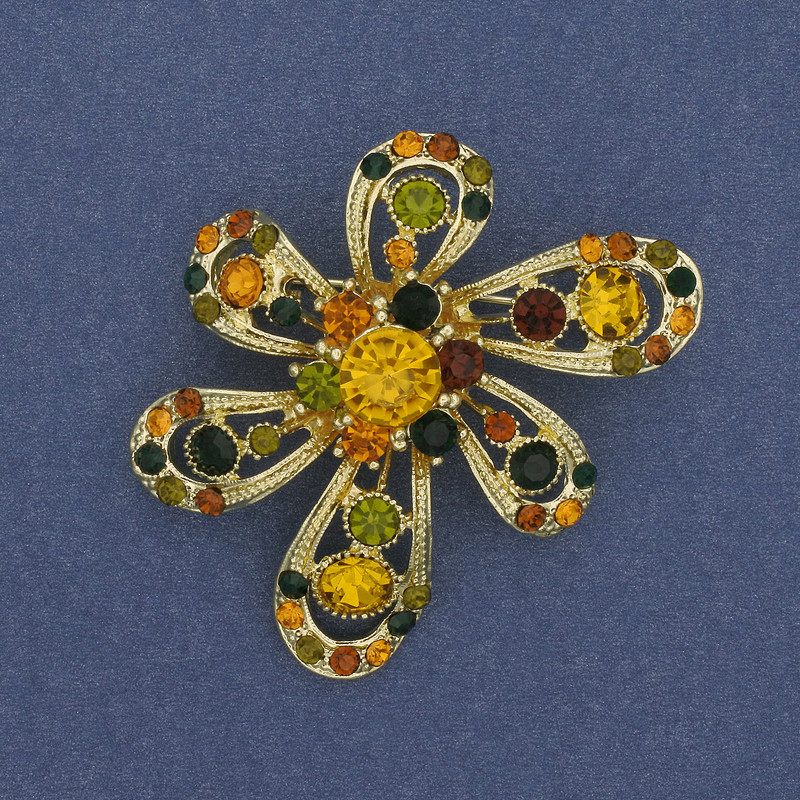 Spilla «Fiore» con strass, metallo dorato 46x47 mm+
