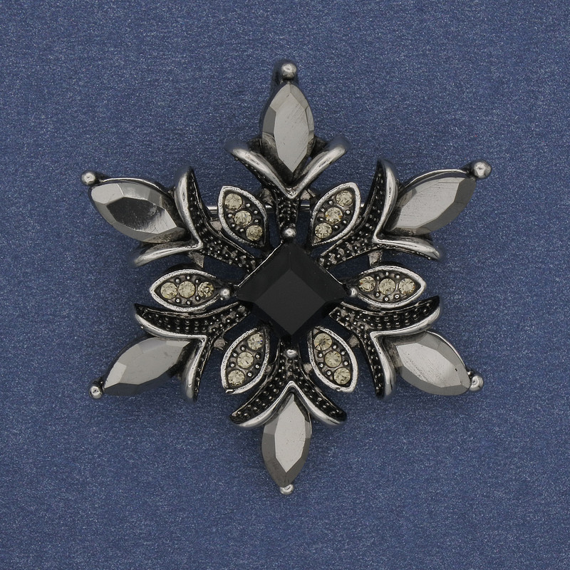 Spilla-pendente Accento con strass, metallo argentato, 34 mm+