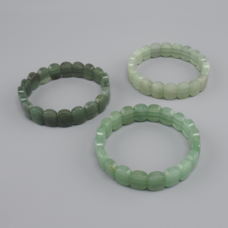 Bracciale Giada maglia liscia, diametro 14x10mm+-, lunghezza 18cm+- elastico