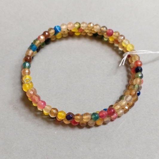 Bracciale di perline su filo memory