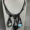 Ciondolo Agata poliedro su cordino di caucciù, lunghezza 47cm+