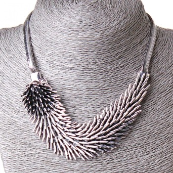 Collana con ciondolo Riccio d'Argento in acciaio (15x3 cm) con strass argentati, lunghezza 40-50 cm