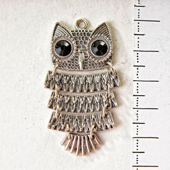 (45 mm) Pendente gufo in metallo grigio chiaro, collegato da anelli, strass neri, taglia media