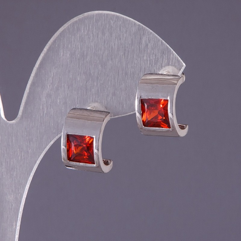 Orecchini con cristalli rossi 13×9 mm
