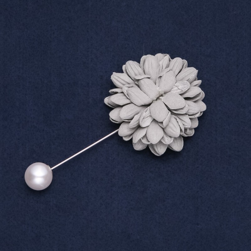 Spilla con fiore in tessuto «Crisantemo», diametro 4 cm, lunghezza 9 cm