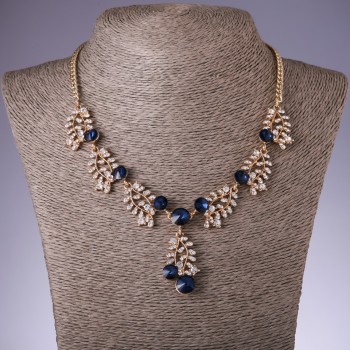 Collana con cristalli blu «Rami», lunghezza 42–50 cm