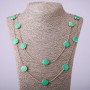 Collana con moneta verde su lunghe catene, lunghezza 66–70 cm