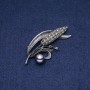 Spilla-ciondolo «Spiga con perle nere Majorca» 68×30 mm