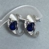 Orecchini «Sottili» metallo placcato argento / strass blu / «Occhio di gatto» / 23 × 12 mm