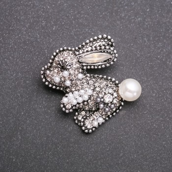 Spilla a forma di coniglio con perlina, metallo argentato e strass, 35 mm +