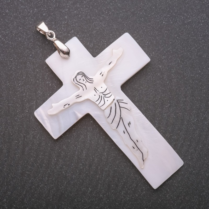 Pendente in madreperla a forma di croce 64×48×78 mm