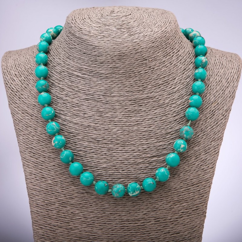 Collana in varisite con palline lisce, diametro 10± mm, lunghezza 48 cm