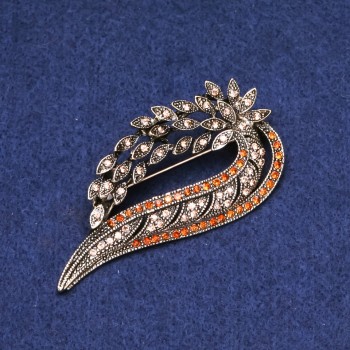 Spilla a fiore con strass, metallo dorato, 38×72 mm