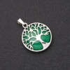 Pendente in crisolite naturale incastonato in montatura «Albero», diametro 27 mm