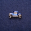 Spilla Automobile blu e nera smaltata con strass, metallo dorato 17×29 mm