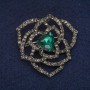 Spilla a fiore con cristallo verde e strass, metallo grigio 42×43 mm